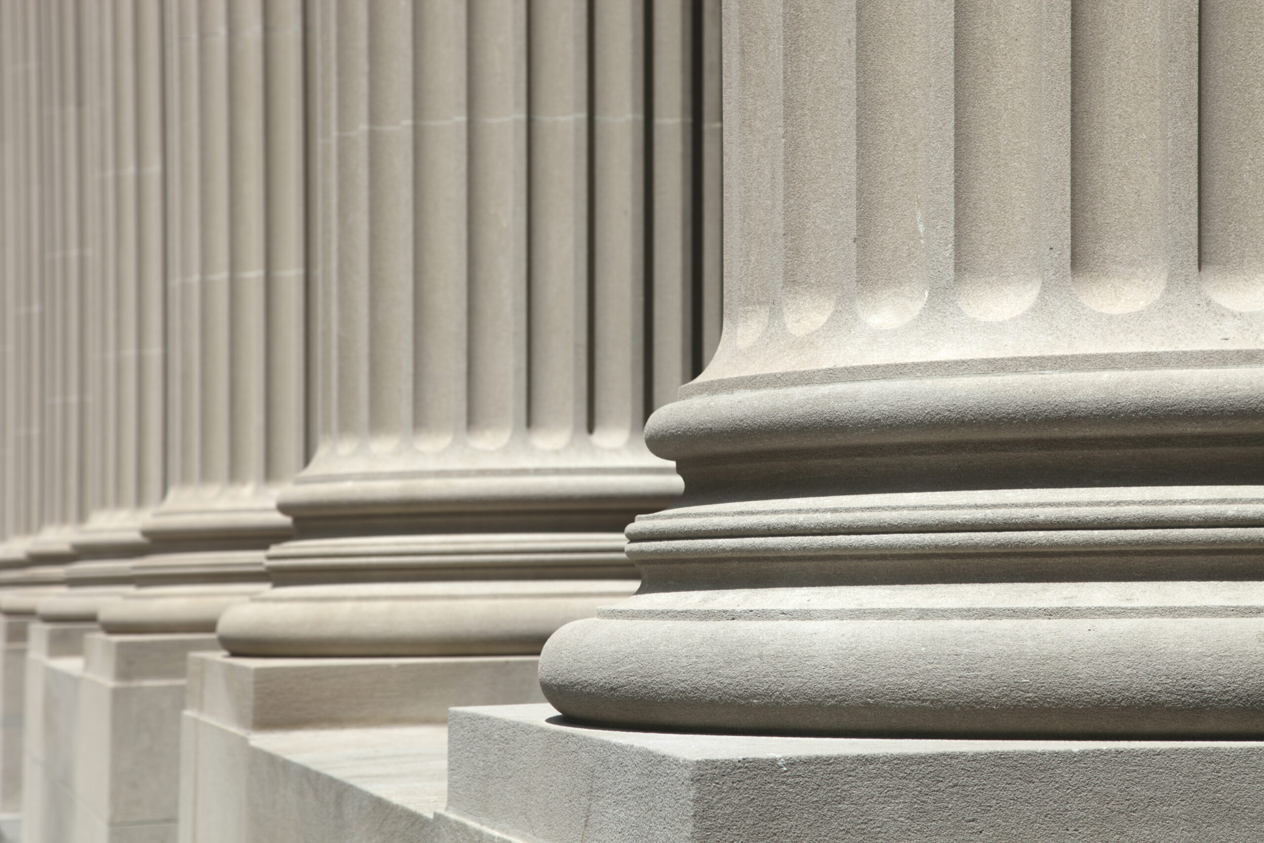 XXXL - neoclassical columns in a row - camera canon 5D mark II - unsharped RAW - adobe colorspace